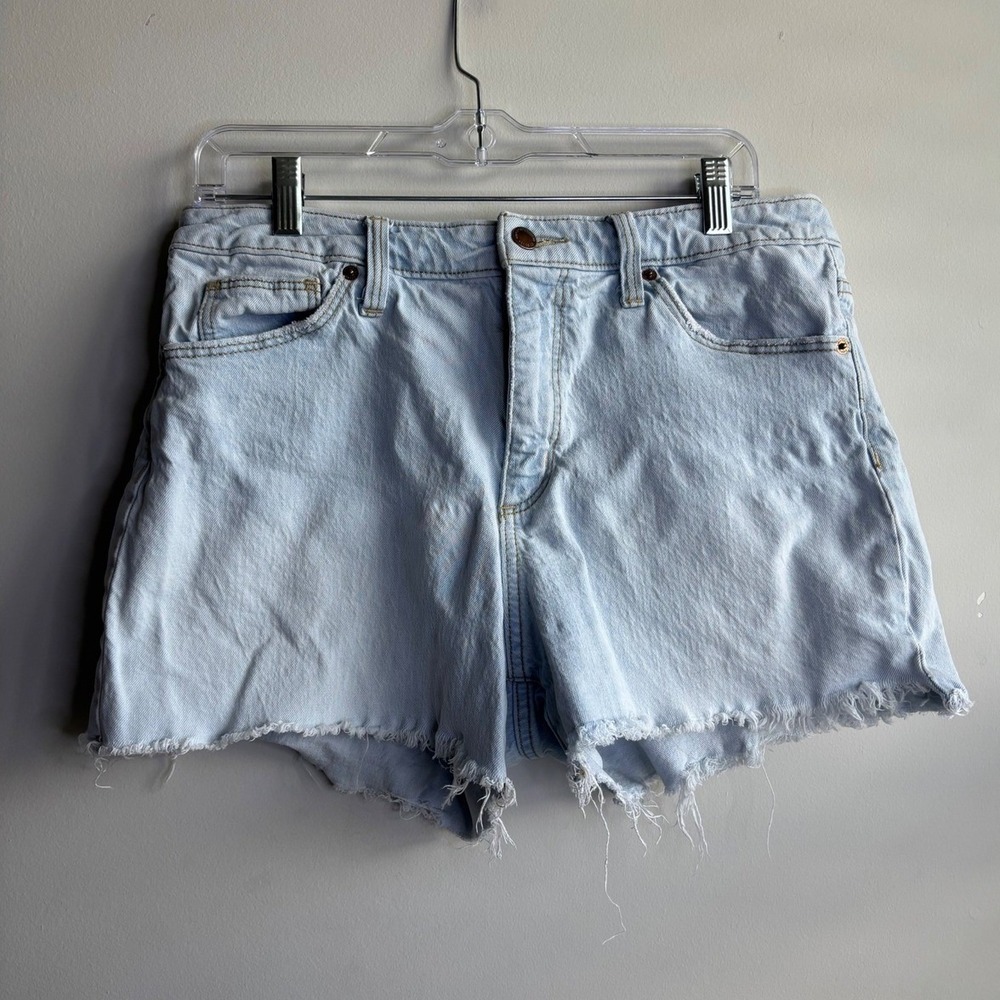Universal Thread Light Wash Denim Shorts Women 12/31R‎